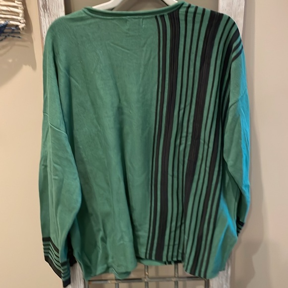 G9C Sweater - Picture 3 of 4